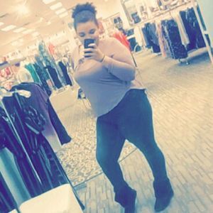 Meet your Posher, Nicole